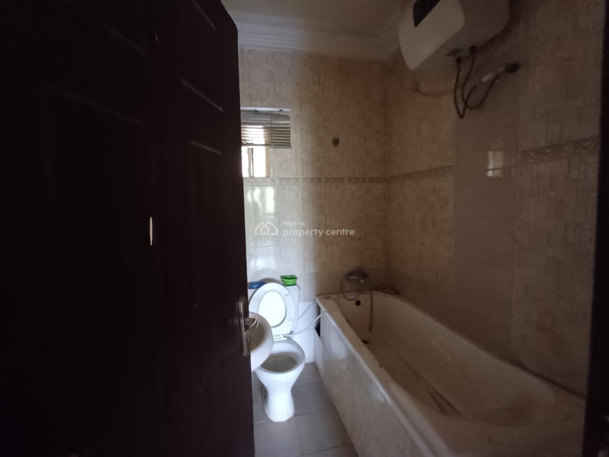 Spacious 3 Bedroom Flat on The Second Floor (office/ Residential), Wuse 2, Abuja, Flat / Apartment for Rent