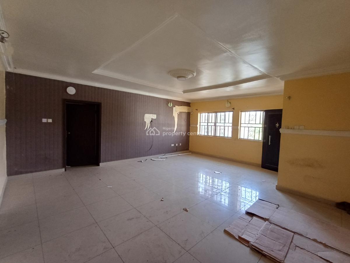 Spacious 3 Bedroom Flat on The Second Floor (office/ Residential), Wuse 2, Abuja, Flat / Apartment for Rent