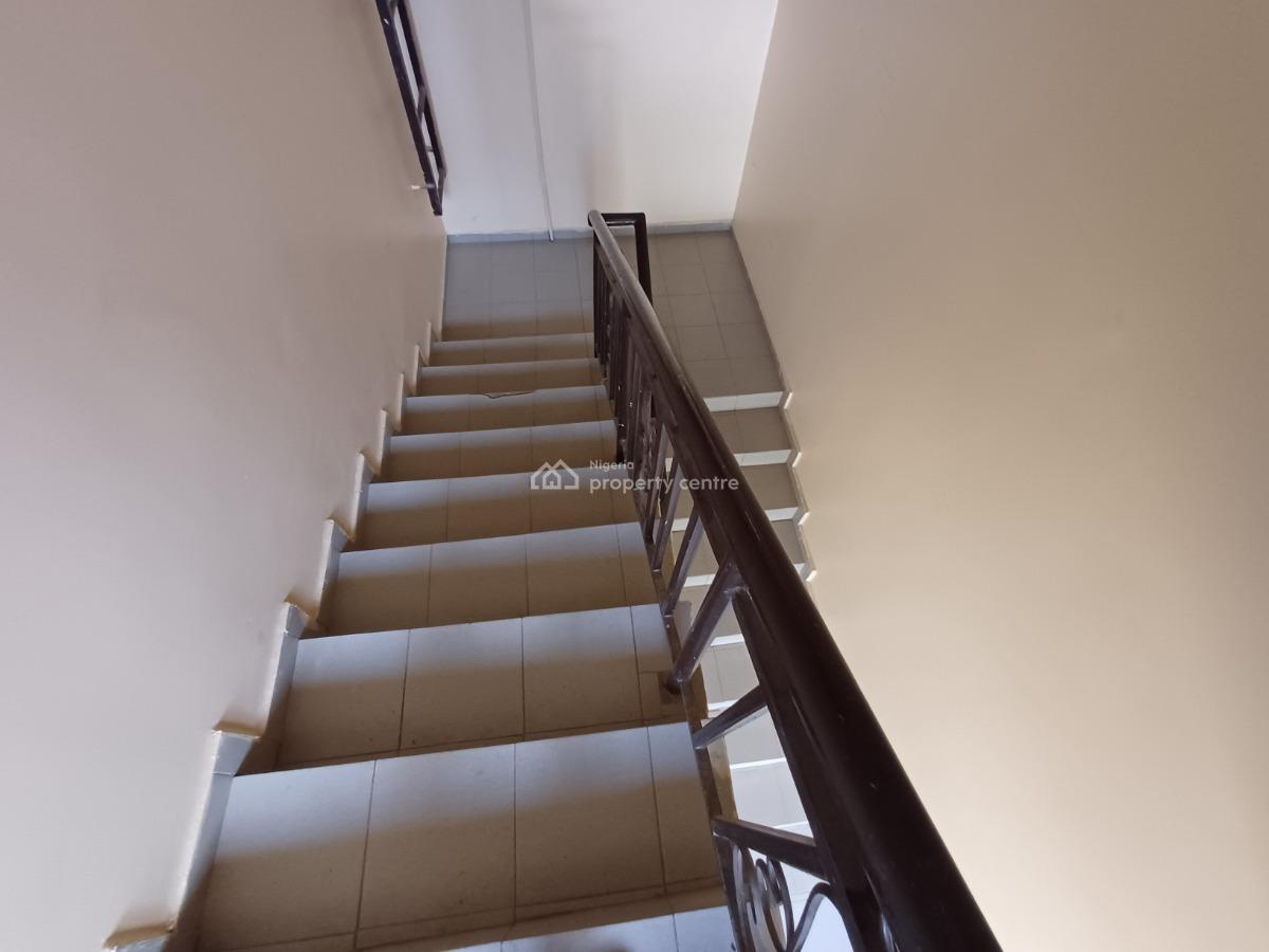 Spacious 3 Bedroom Flat on The Second Floor (office/ Residential), Wuse 2, Abuja, Flat / Apartment for Rent