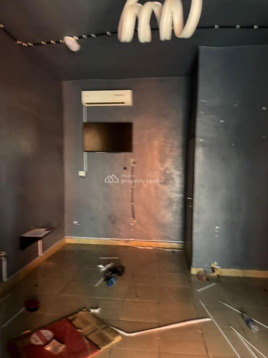 Strategic Shop/office Space, Gwarinpa, Abuja, Plaza / Complex / Mall for Rent