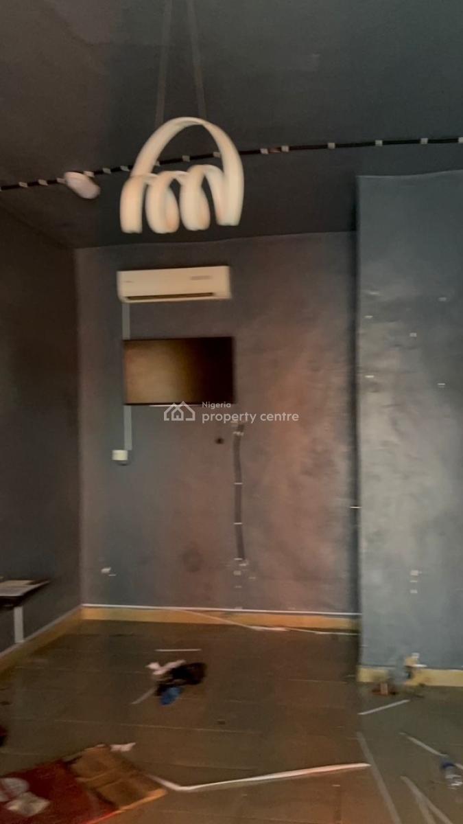 Strategic Shop/office Space, Gwarinpa, Abuja, Plaza / Complex / Mall for Rent