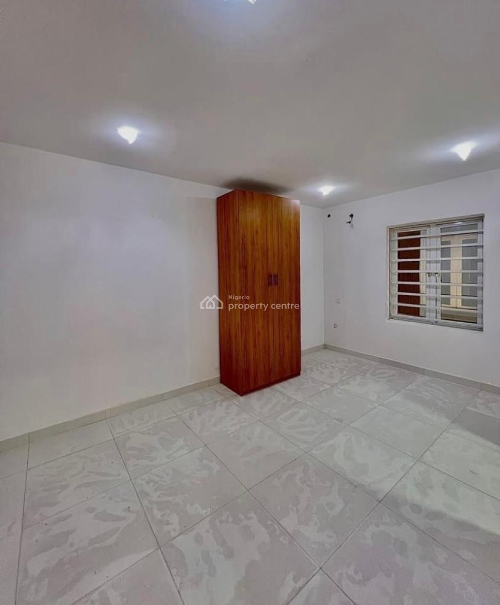 Specious 2 Bedroom Apartment at Lekki Phase 1, Lekki Phase 1, Lekki, Lagos, Flat / Apartment for Rent