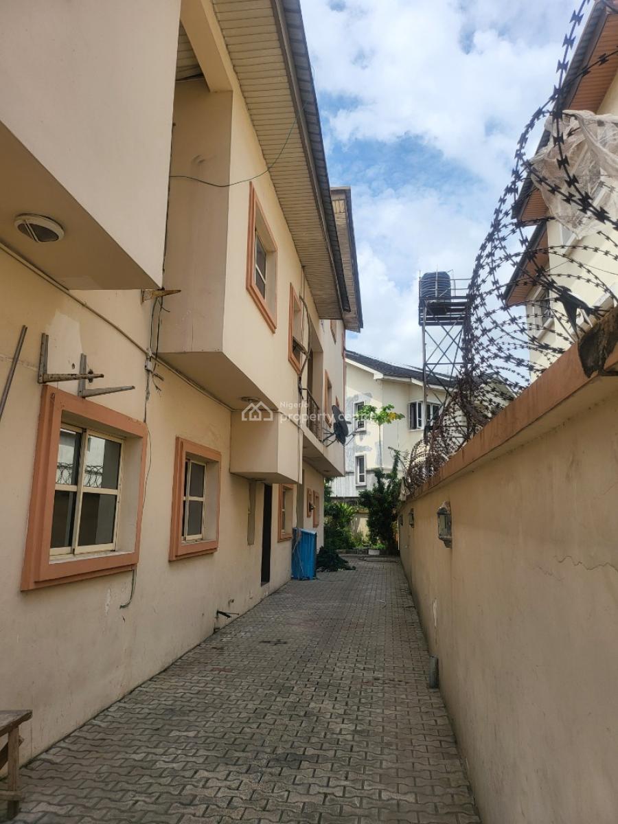 5 Bedroom Semi-detached Duplex with Bq, Lekki Phase 1, Lekki, Lagos, Semi-detached Duplex for Rent