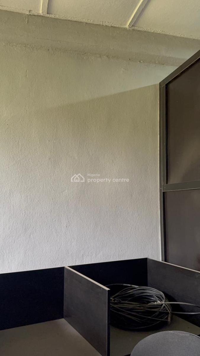 Strategic Office Space, Gwarinpa, Abuja, Plaza / Complex / Mall for Rent