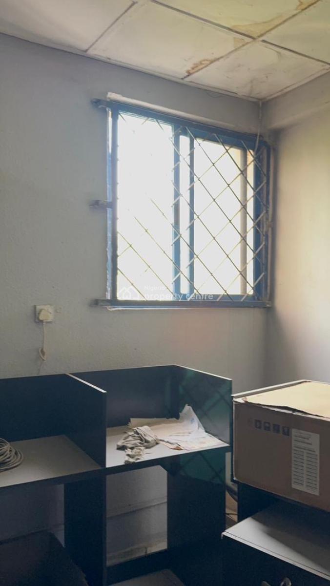 Strategic Office Space, Gwarinpa, Abuja, Plaza / Complex / Mall for Rent