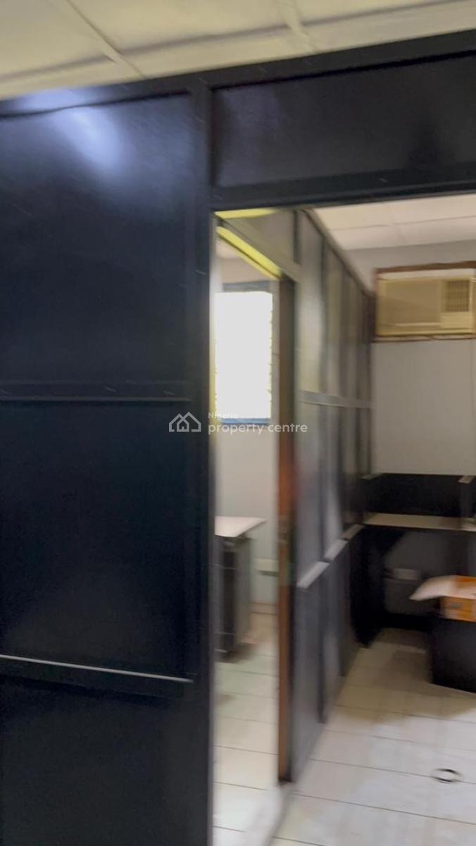 Strategic Office Space, Gwarinpa, Abuja, Plaza / Complex / Mall for Rent