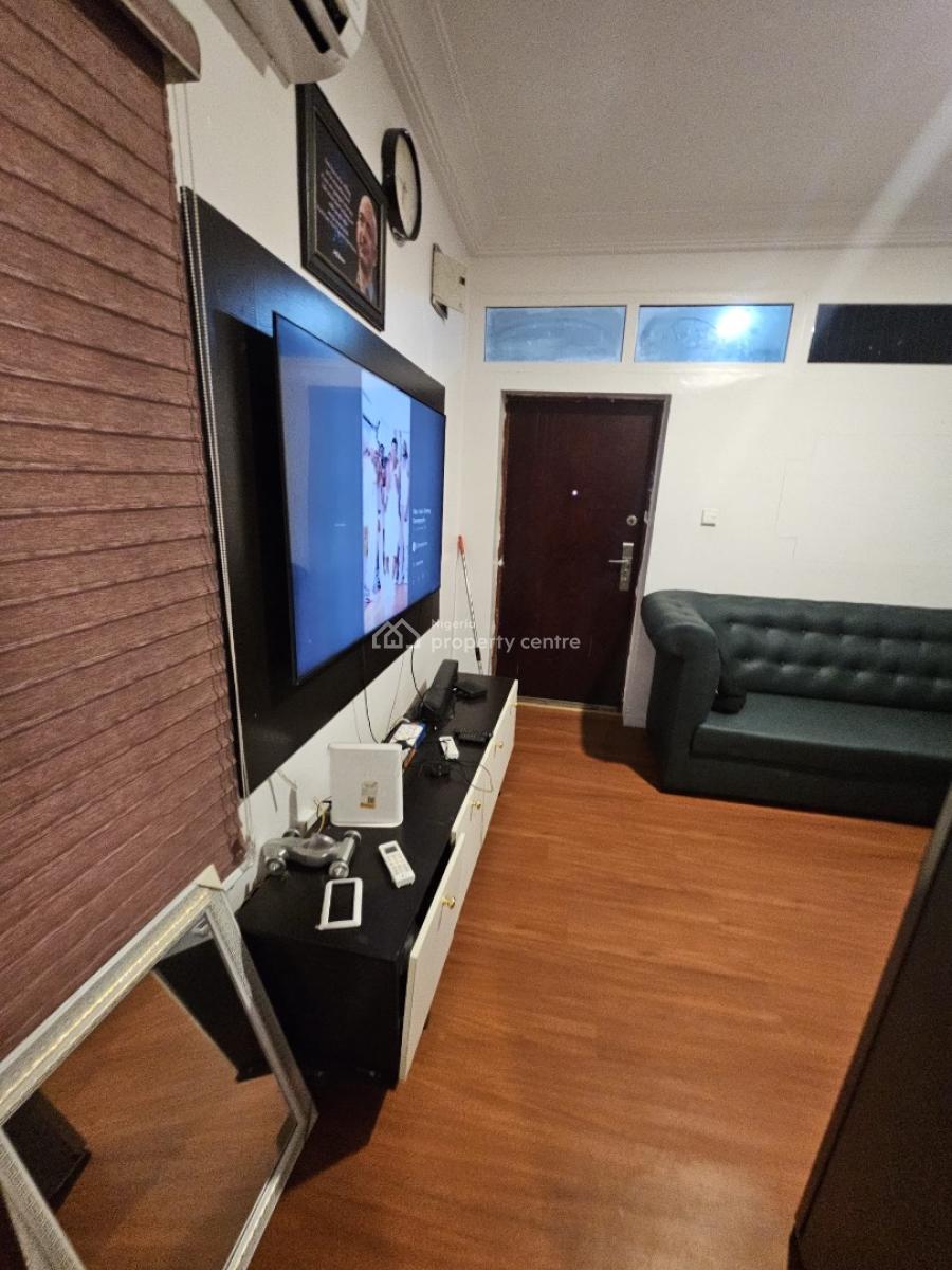 Fully Furnished 1bedroom Apartment with ,lift, 24hrs Wi-fi, Off Admiralty, Lekki Phase 1, Lekki, Lagos, Mini Flat (room and Parlour) for Rent