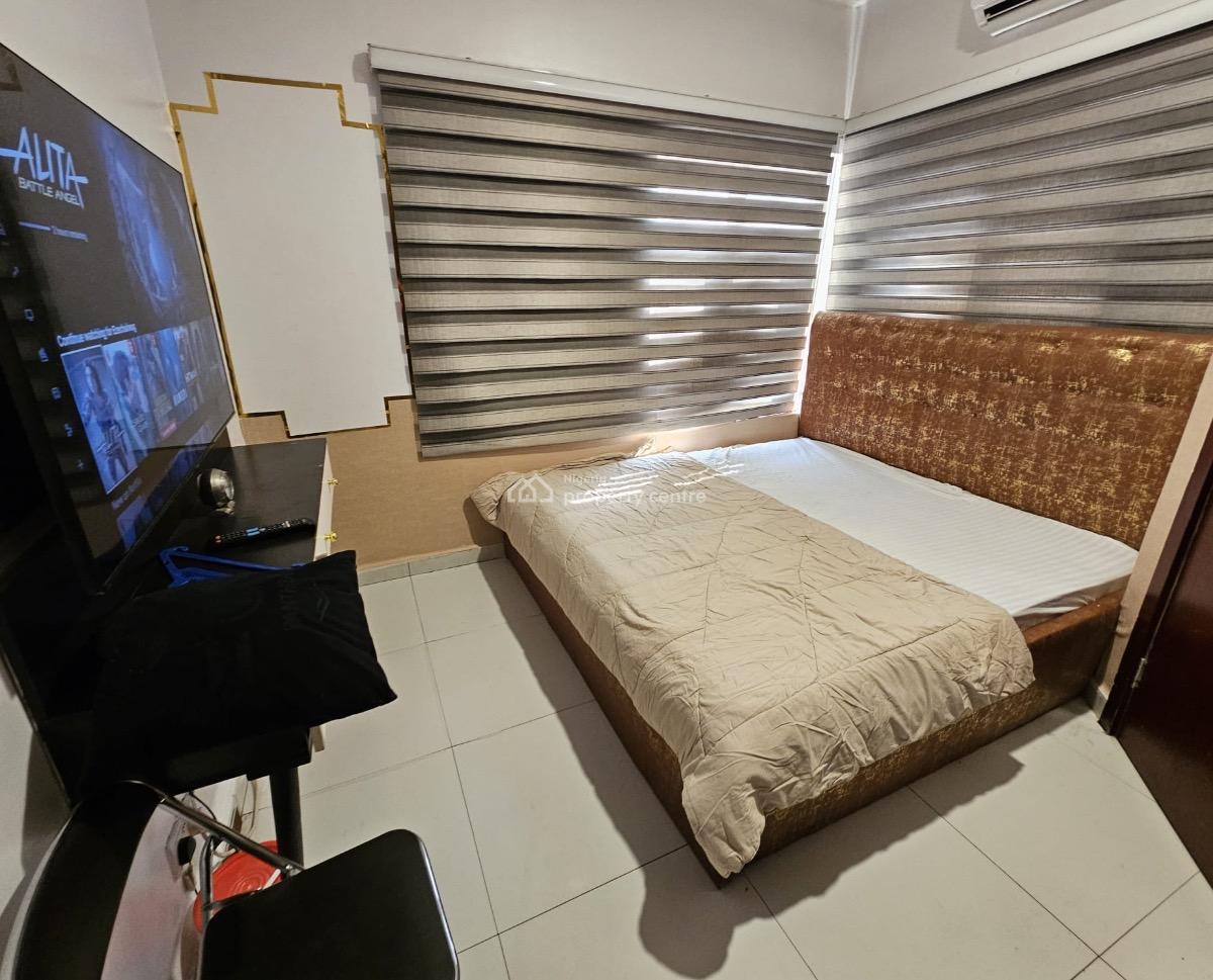 Fully Furnished 1bedroom Apartment with ,lift, 24hrs Wi-fi, Off Admiralty, Lekki Phase 1, Lekki, Lagos, Mini Flat (room and Parlour) for Rent