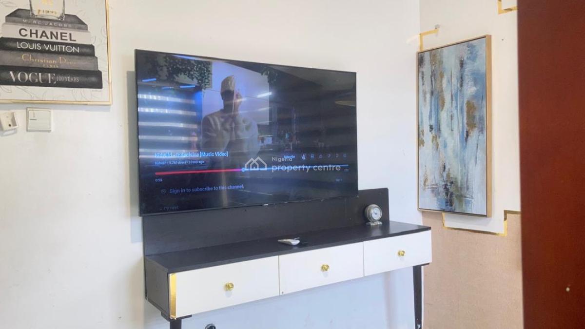 Fully Furnished 1bedroom Apartment with ,lift, 24hrs Wi-fi, Off Admiralty, Lekki Phase 1, Lekki, Lagos, Mini Flat (room and Parlour) for Rent