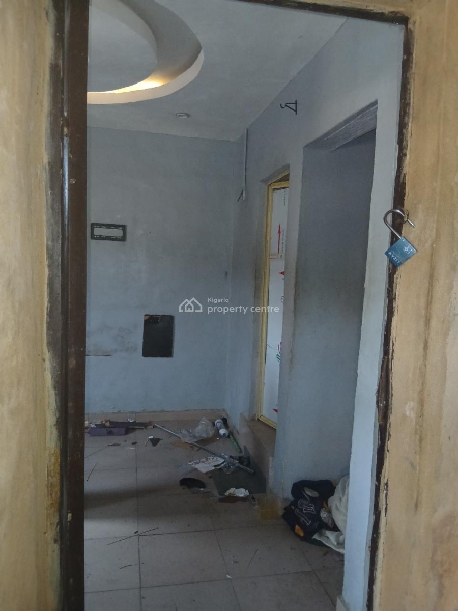 Beautifully Self, Yaba, Lagos, Self Contain (single Rooms) for Rent