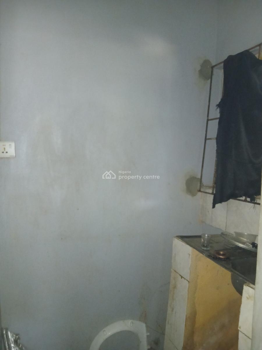 Beautifully Self, Yaba, Lagos, Self Contain (single Rooms) for Rent