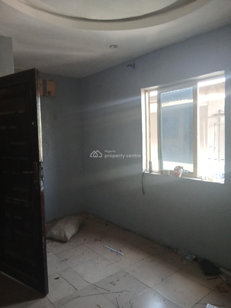 Beautifully Self, Yaba, Lagos, Self Contain (single Rooms) for Rent