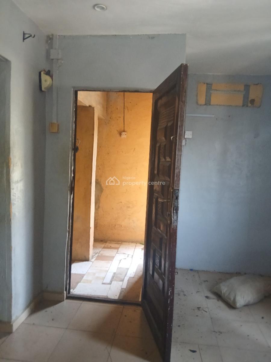 Beautifully Self, Yaba, Lagos, Self Contain (single Rooms) for Rent