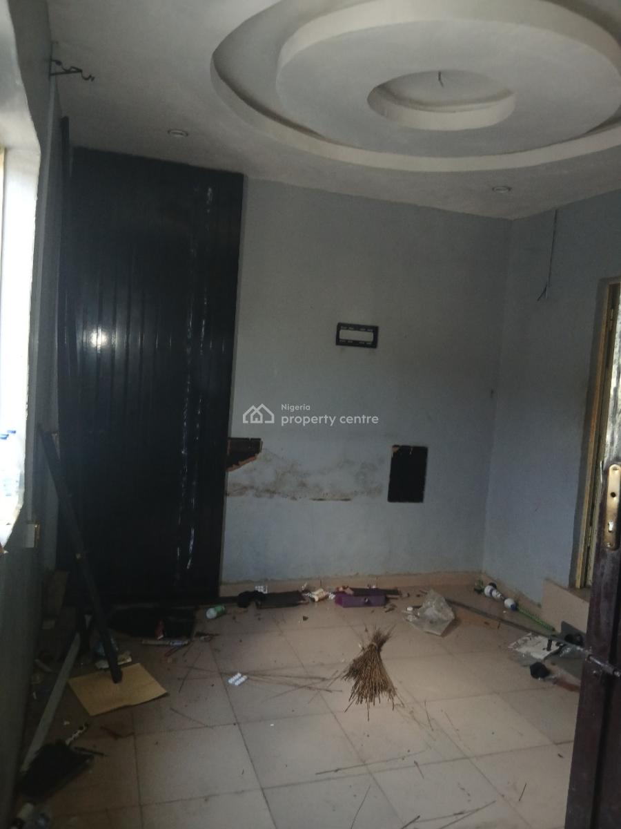 Beautifully Self, Yaba, Lagos, Self Contain (single Rooms) for Rent