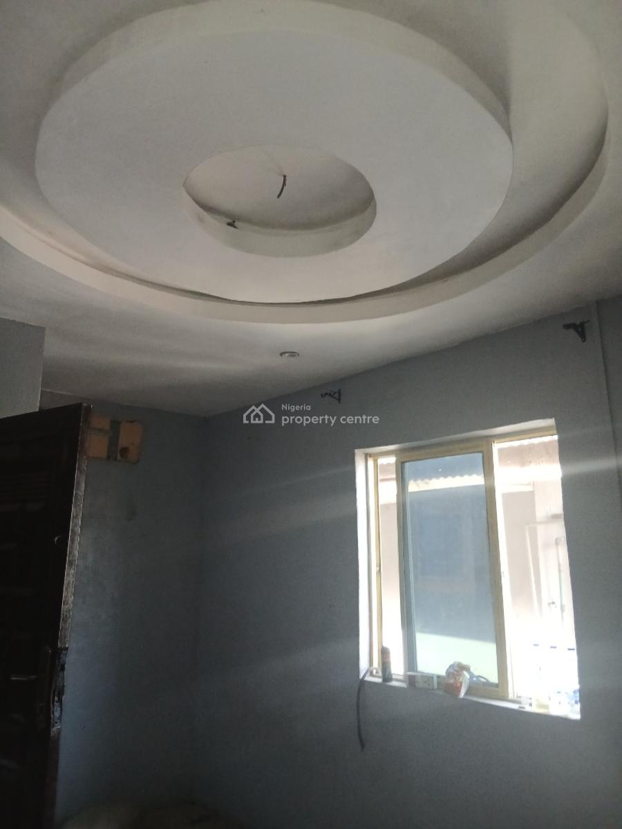 Beautifully Self, Yaba, Lagos, Self Contain (single Rooms) for Rent