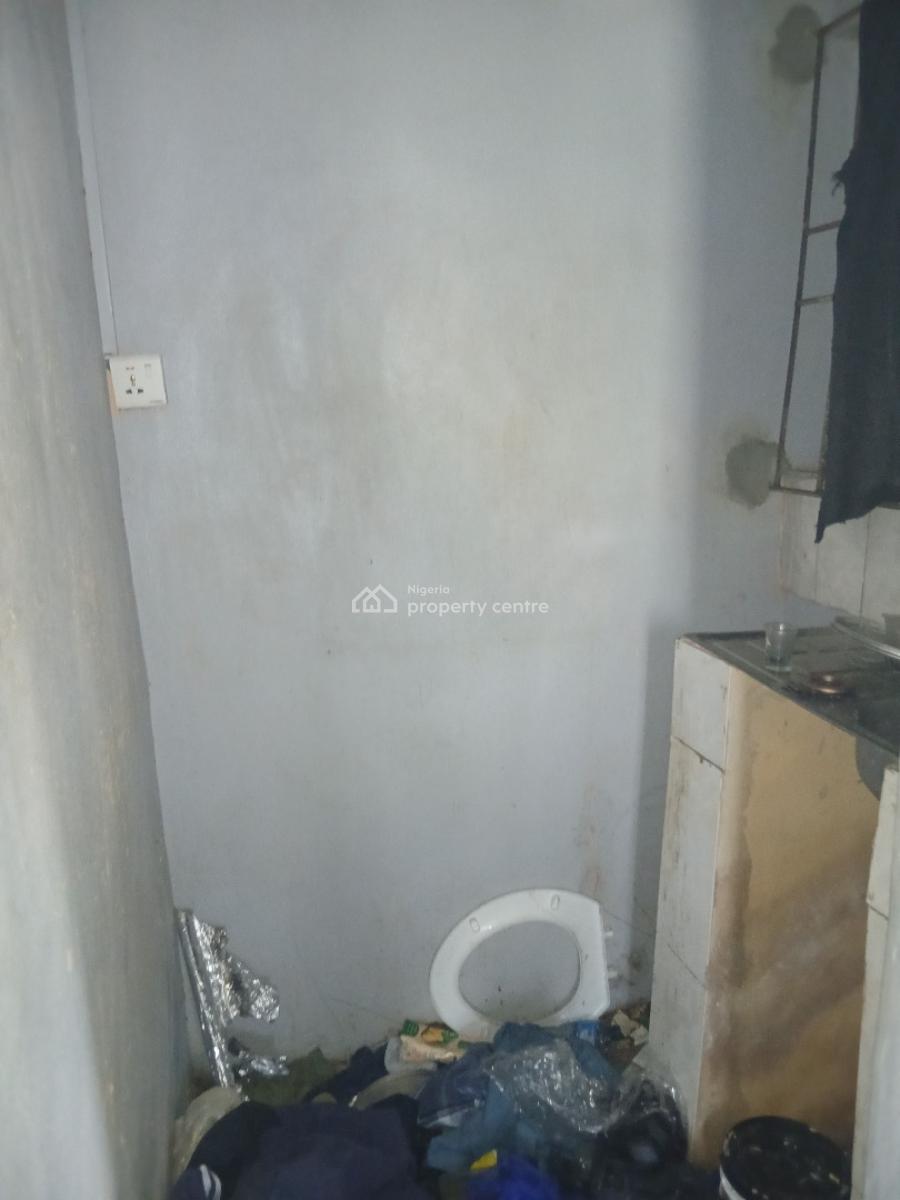 Beautifully Self, Yaba, Lagos, Self Contain (single Rooms) for Rent