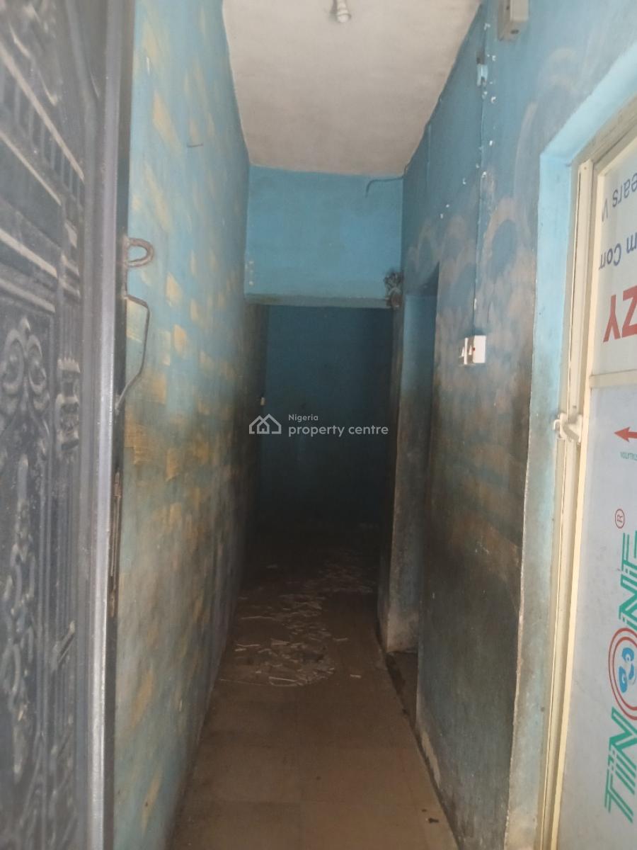 Very Big Massive Roomself with Carpark, Yaba, Lagos, Self Contain (single Rooms) for Rent