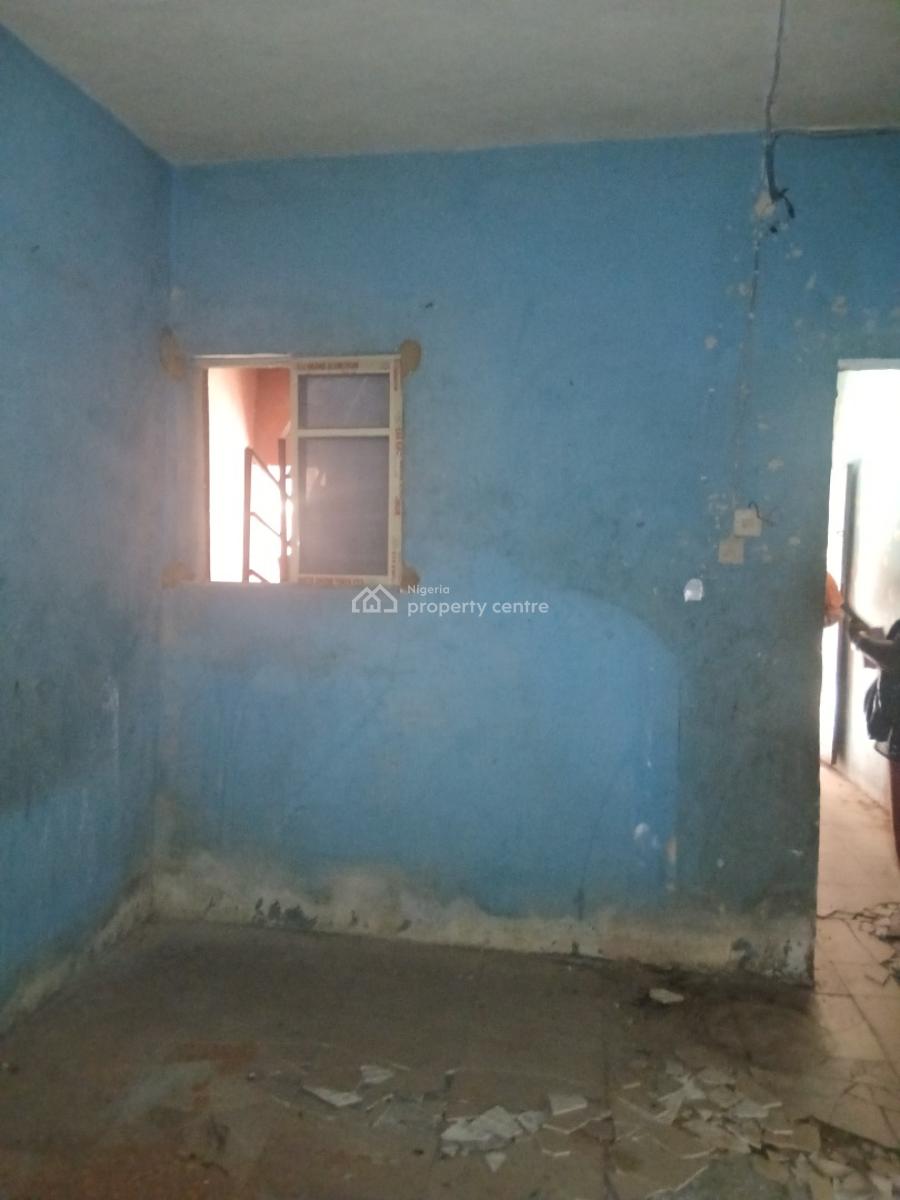 Very Big Massive Roomself with Carpark, Yaba, Lagos, Self Contain (single Rooms) for Rent