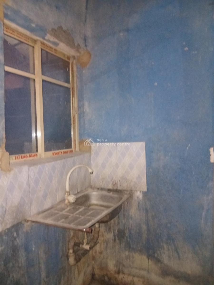 Very Big Massive Roomself with Carpark, Yaba, Lagos, Self Contain (single Rooms) for Rent