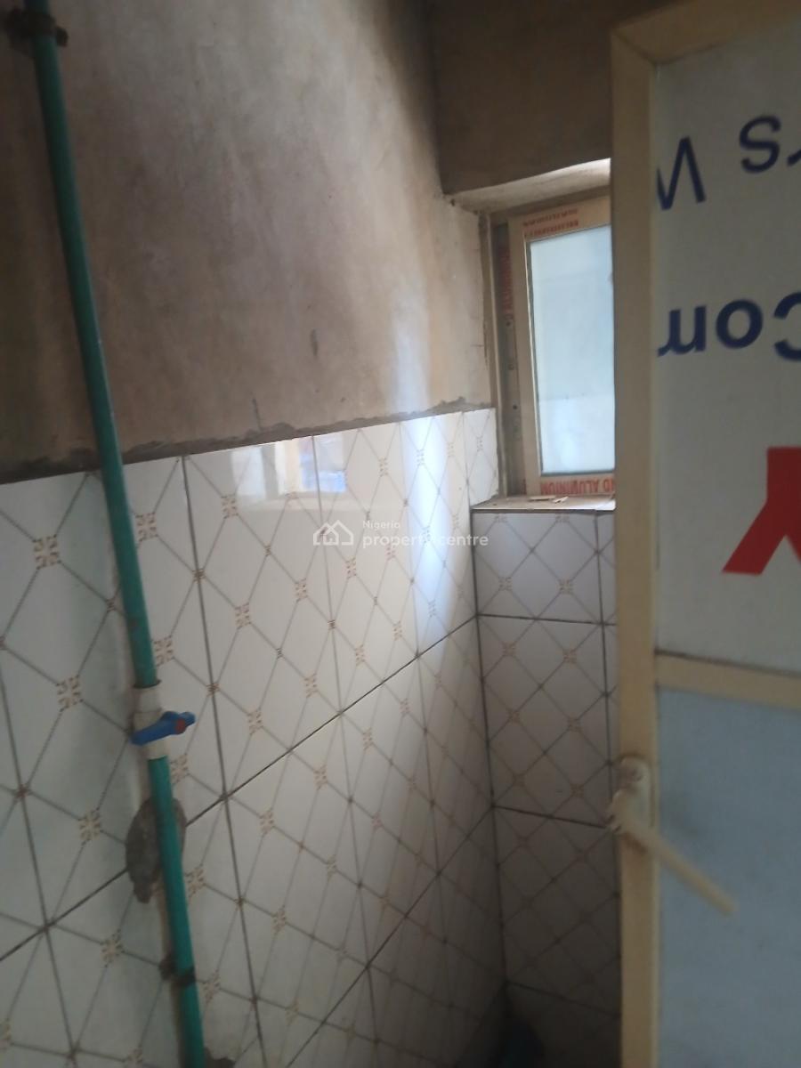 Very Big Massive Roomself with Carpark, Yaba, Lagos, Self Contain (single Rooms) for Rent