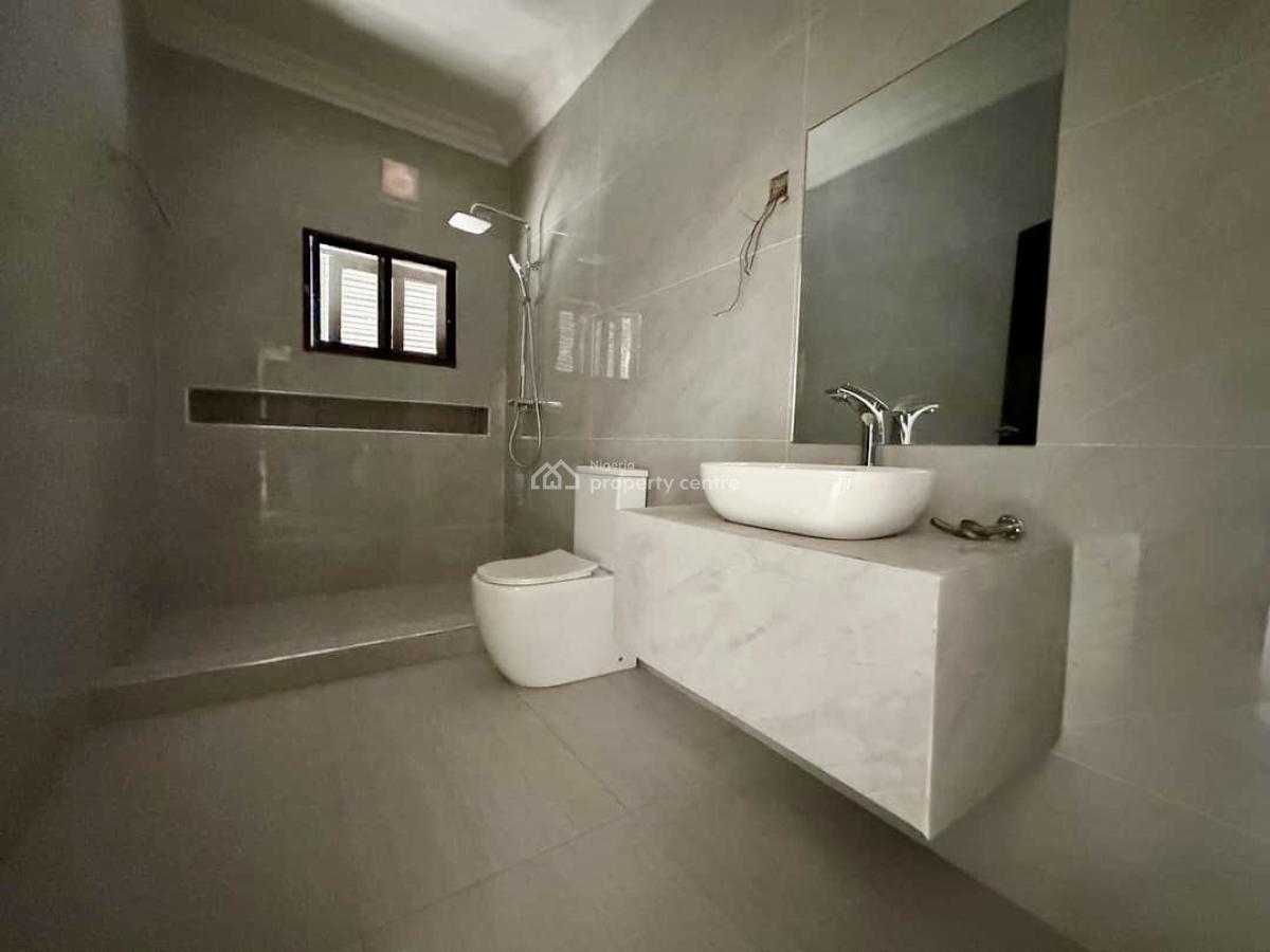 Modern 3-bedroom Ensuite Apartment with Pool and Generator, Lekki Phase 1, Lekki, Lagos, Flat / Apartment for Rent