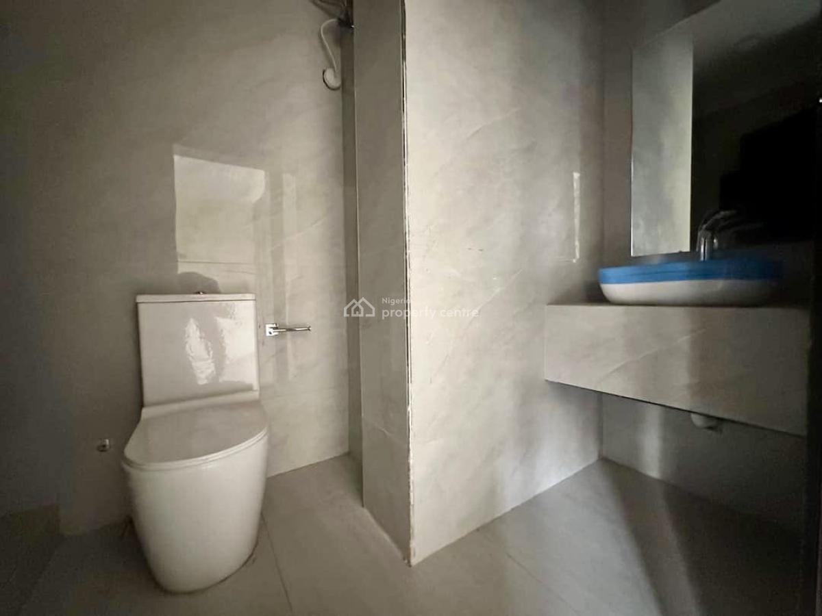 Modern 3-bedroom Ensuite Apartment with Pool and Generator, Lekki Phase 1, Lekki, Lagos, Flat / Apartment for Rent