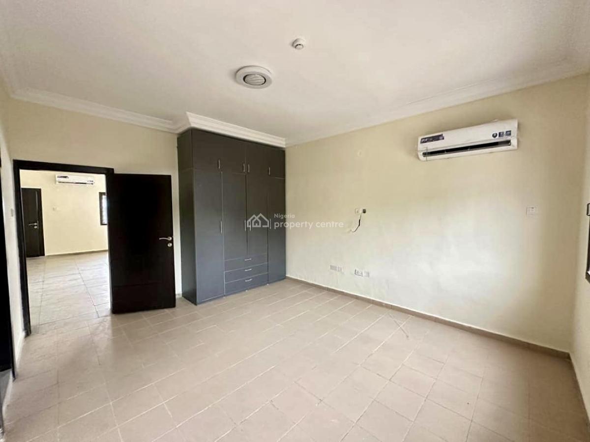 Modern 3-bedroom Ensuite Apartment with Pool and Generator, Lekki Phase 1, Lekki, Lagos, Flat / Apartment for Rent