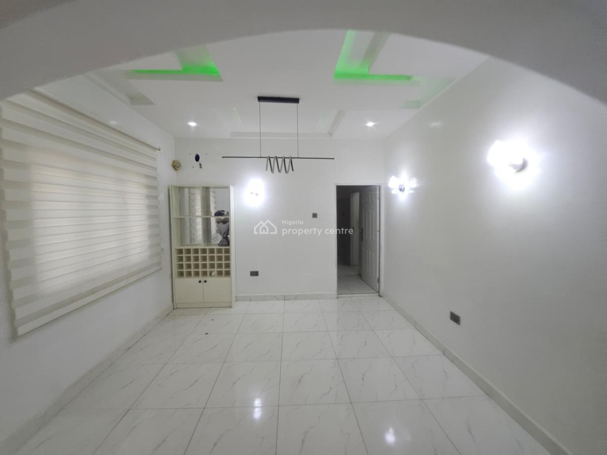 Very Clean 4 Bedroom Penthouse, Behind Shafa Filling Station, Sabon Lugbe, Lugbe District, Abuja, Detached Duplex for Rent