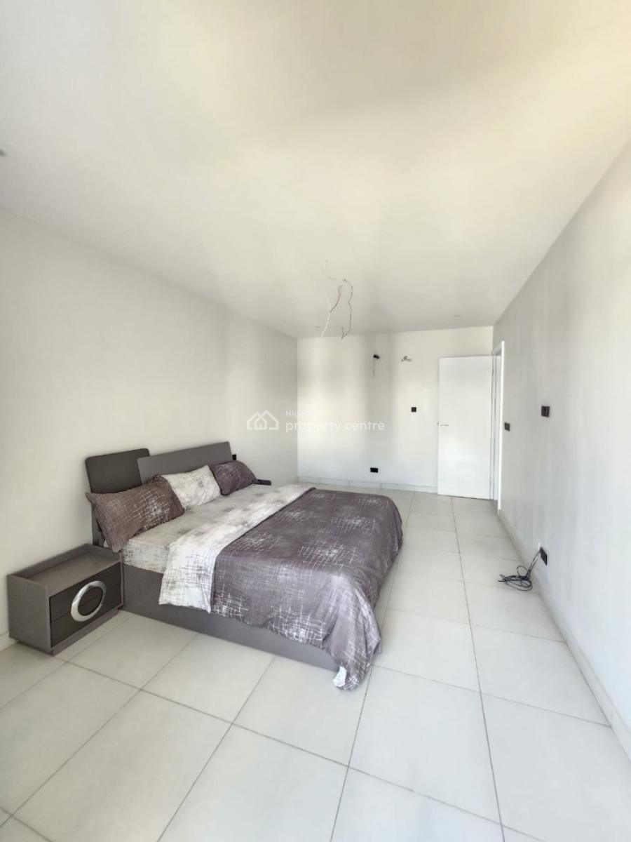 Fully Serviced 4 Bedroom Terrace Duplex in a Prestigious Estate, Lekki Phase 1, Lekki, Lagos, Terraced Duplex for Sale