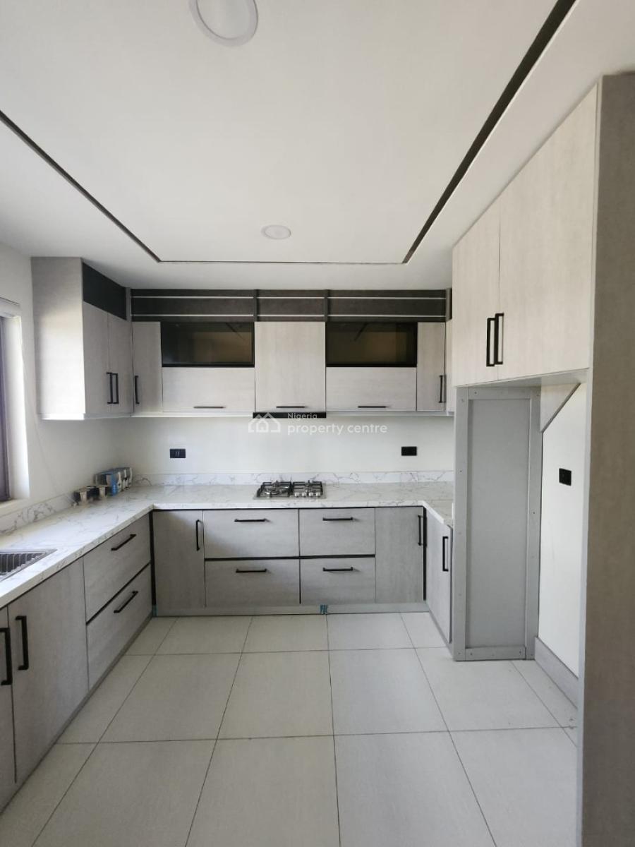 Fully Serviced 4 Bedroom Terrace Duplex in a Prestigious Estate, Lekki Phase 1, Lekki, Lagos, Terraced Duplex for Sale