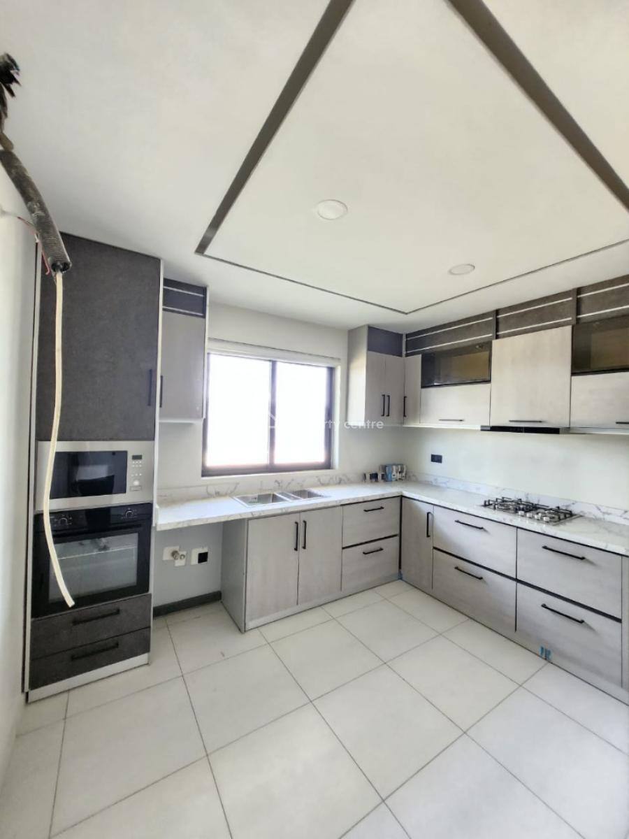 Fully Serviced 4 Bedroom Terrace Duplex in a Prestigious Estate, Lekki Phase 1, Lekki, Lagos, Terraced Duplex for Sale