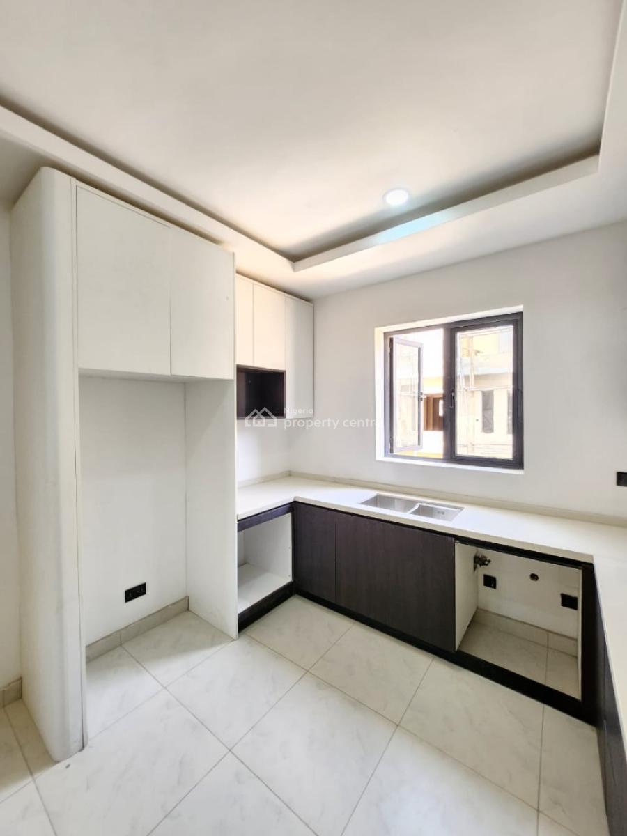 Fully Serviced 4 Bedroom Semi Detached Duplex, Lekki Phase 1, Lekki, Lagos, Terraced Duplex for Sale