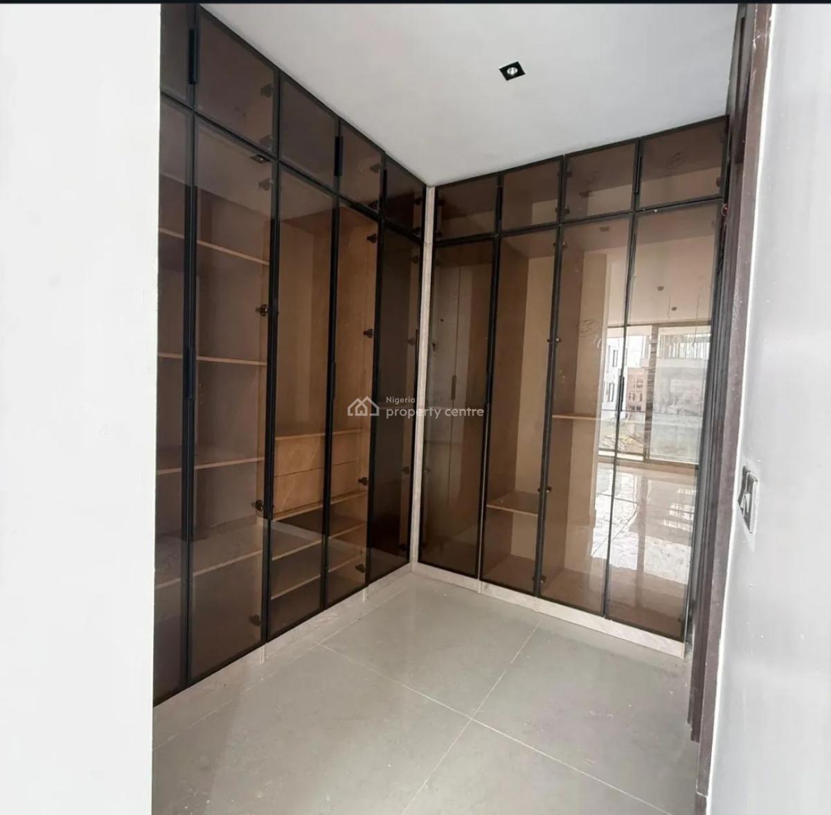 6 Bedroom Luxury Villa with 2 Rooms Bq,, Lekki Phase 1, Lekki, Lagos, Detached Duplex for Sale