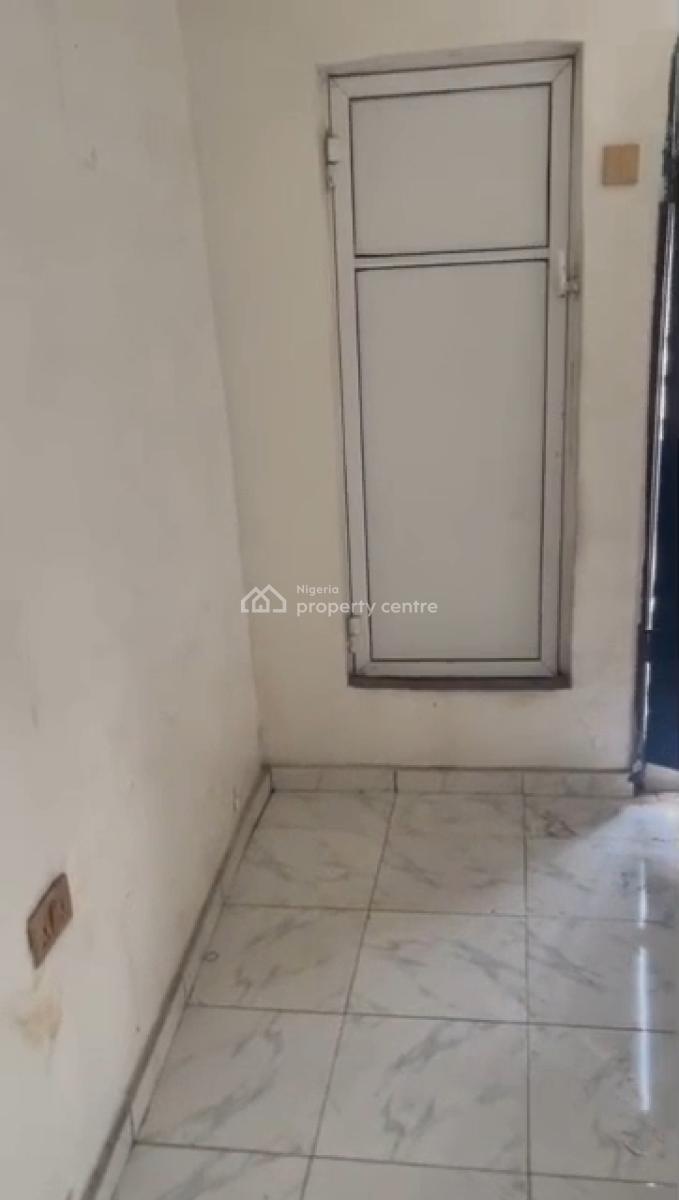 Mini Flat, Adekunle, Yaba, Lagos, Flat / Apartment for Rent