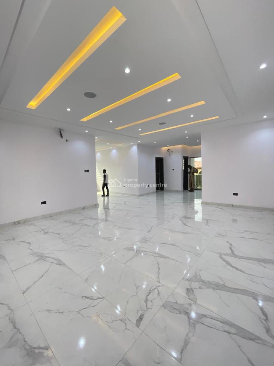 Executive & Spacious 3 Bedroom Apartment with Bq & Elevator, Lekki Phase 1, Lekki, Lagos, Flat / Apartment for Sale