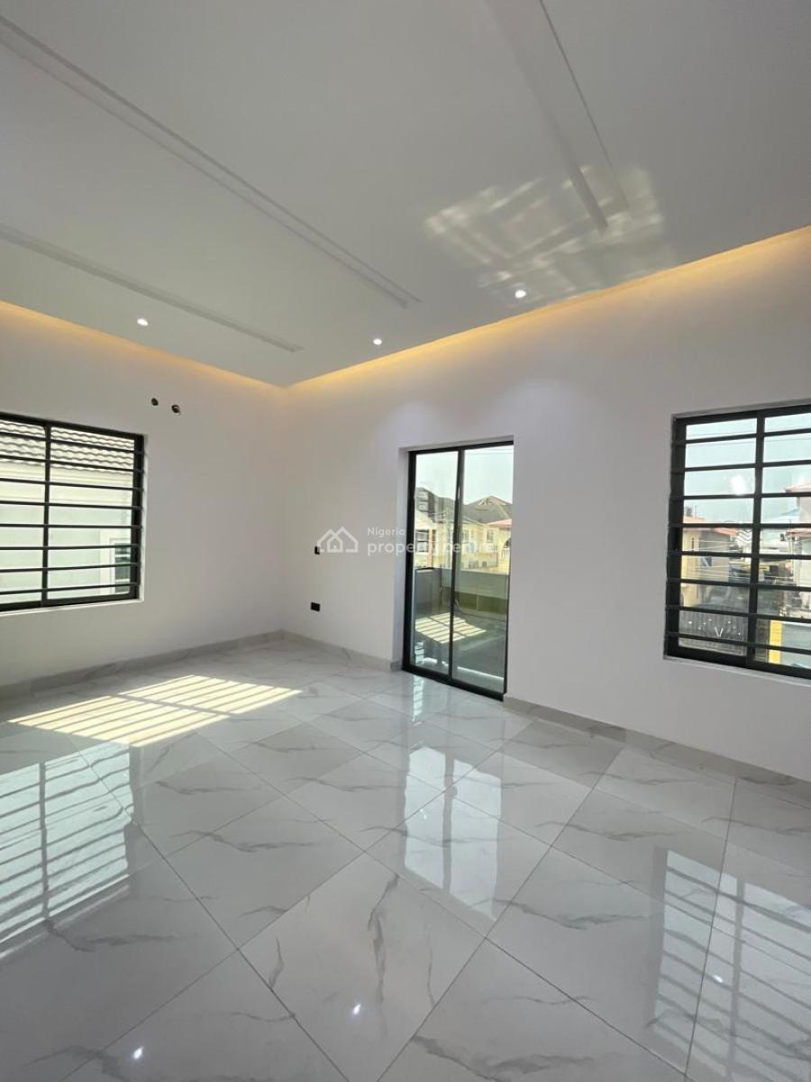 Executive & Spacious 3 Bedroom Apartment with Bq & Elevator, Lekki Phase 1, Lekki, Lagos, Flat / Apartment for Sale