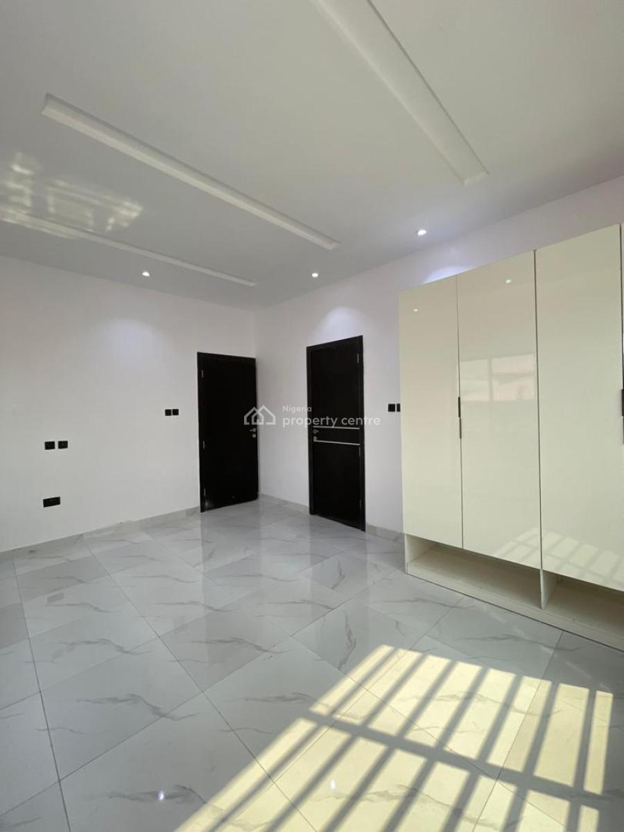 Executive & Spacious 3 Bedroom Apartment with Bq & Elevator, Lekki Phase 1, Lekki, Lagos, Flat / Apartment for Sale