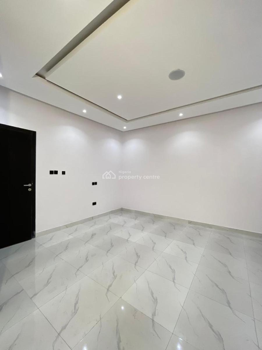 Executive & Spacious 3 Bedroom Apartment with Bq & Elevator, Lekki Phase 1, Lekki, Lagos, Flat / Apartment for Sale