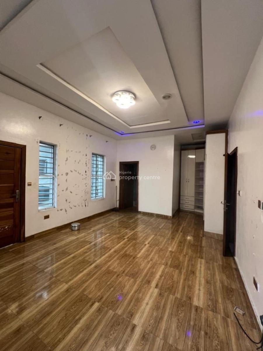 Spacious Masters Bedroom in a Shared Apartment, Chevy View Estate, Lekki, Lagos, Mini Flat (room and Parlour) for Rent