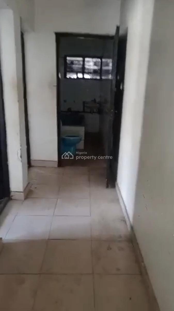 2 Bedroom Flat, Alagomeji Olonode, Alagomeji, Yaba, Lagos, Flat / Apartment for Rent