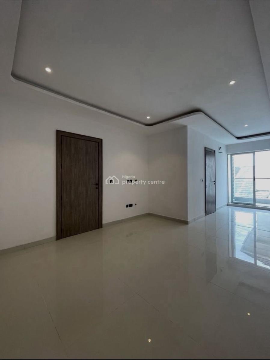 Massive 2 Bedroom Apartment Available, Lekki Phase 1, Lekki, Lagos, Flat / Apartment for Rent