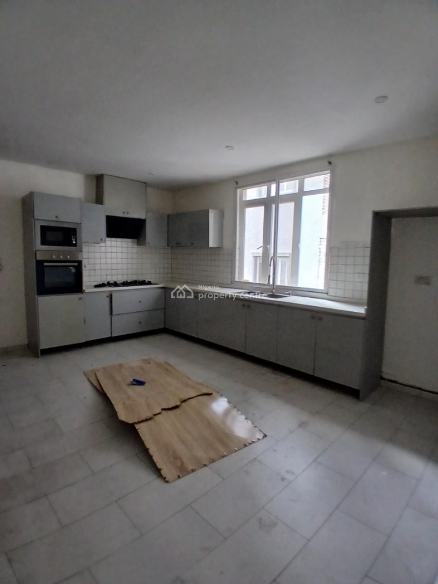 Serviced with 24/7 Power Supply 3 Bedroom En-suite Flat with an Enclos, Oniru, Victoria Island (vi), Lagos, Flat / Apartment for Rent