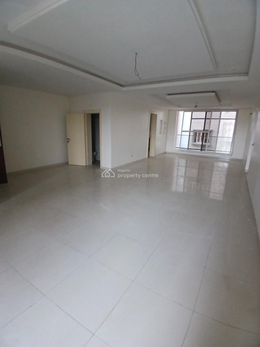 Serviced with 24/7 Power Supply 3 Bedroom En-suite Flat with an Enclos, Oniru, Victoria Island (vi), Lagos, Flat / Apartment for Rent