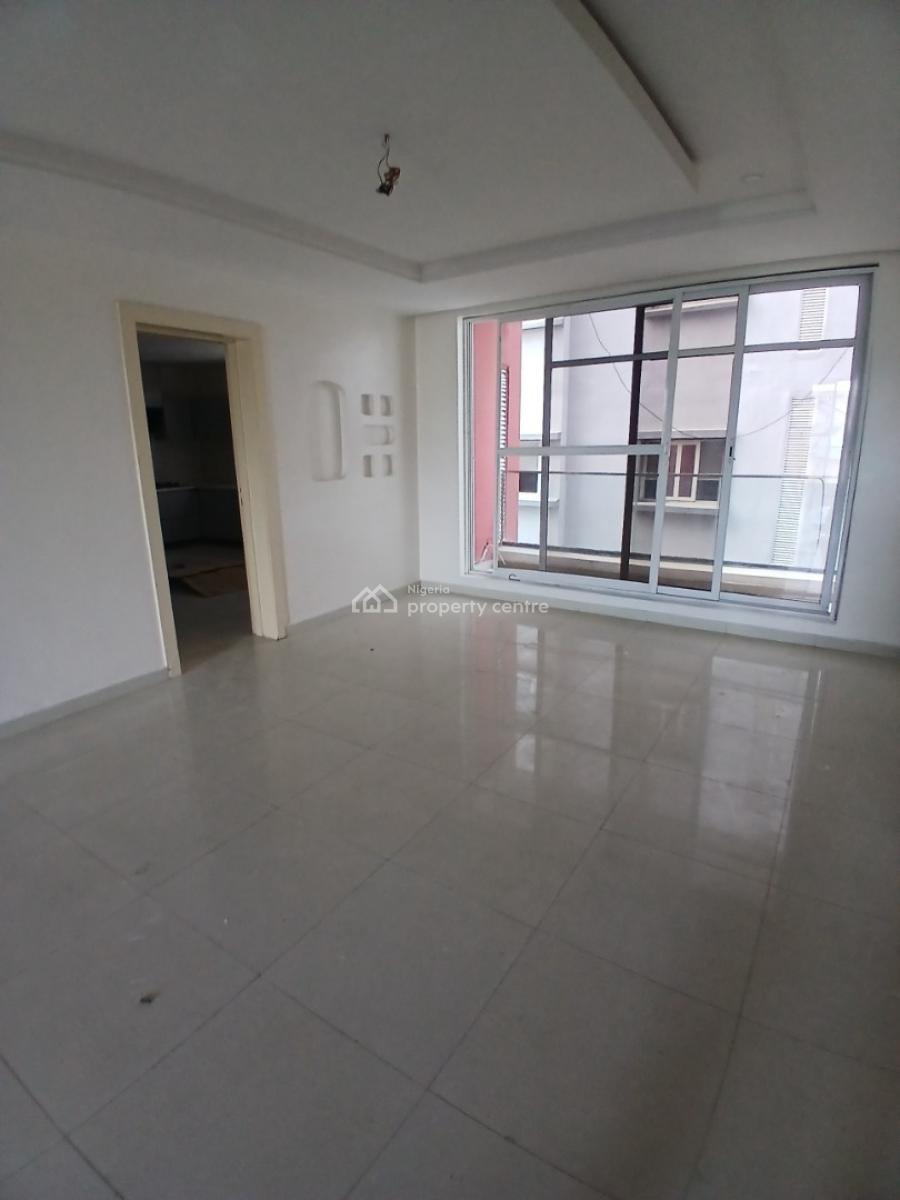 Serviced with 24/7 Power Supply 3 Bedroom En-suite Flat with an Enclos, Oniru, Victoria Island (vi), Lagos, Flat / Apartment for Rent