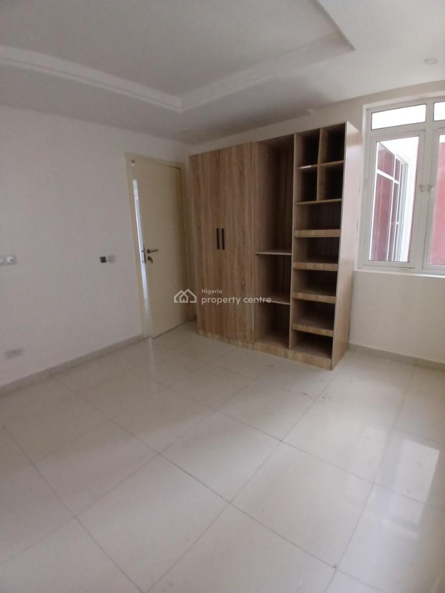 Serviced with 24/7 Power Supply 3 Bedroom En-suite Flat with an Enclos, Oniru, Victoria Island (vi), Lagos, Flat / Apartment for Rent