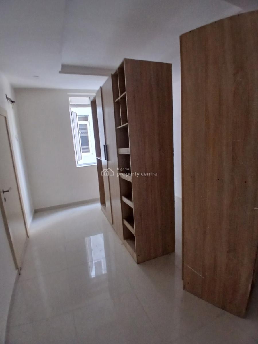Serviced with 24/7 Power Supply 3 Bedroom En-suite Flat with an Enclos, Oniru, Victoria Island (vi), Lagos, Flat / Apartment for Rent