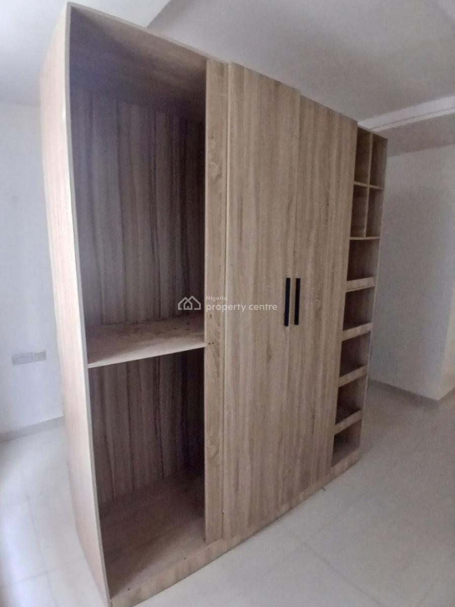 Serviced with 24/7 Power Supply 3 Bedroom En-suite Flat with an Enclos, Oniru, Victoria Island (vi), Lagos, Flat / Apartment for Rent