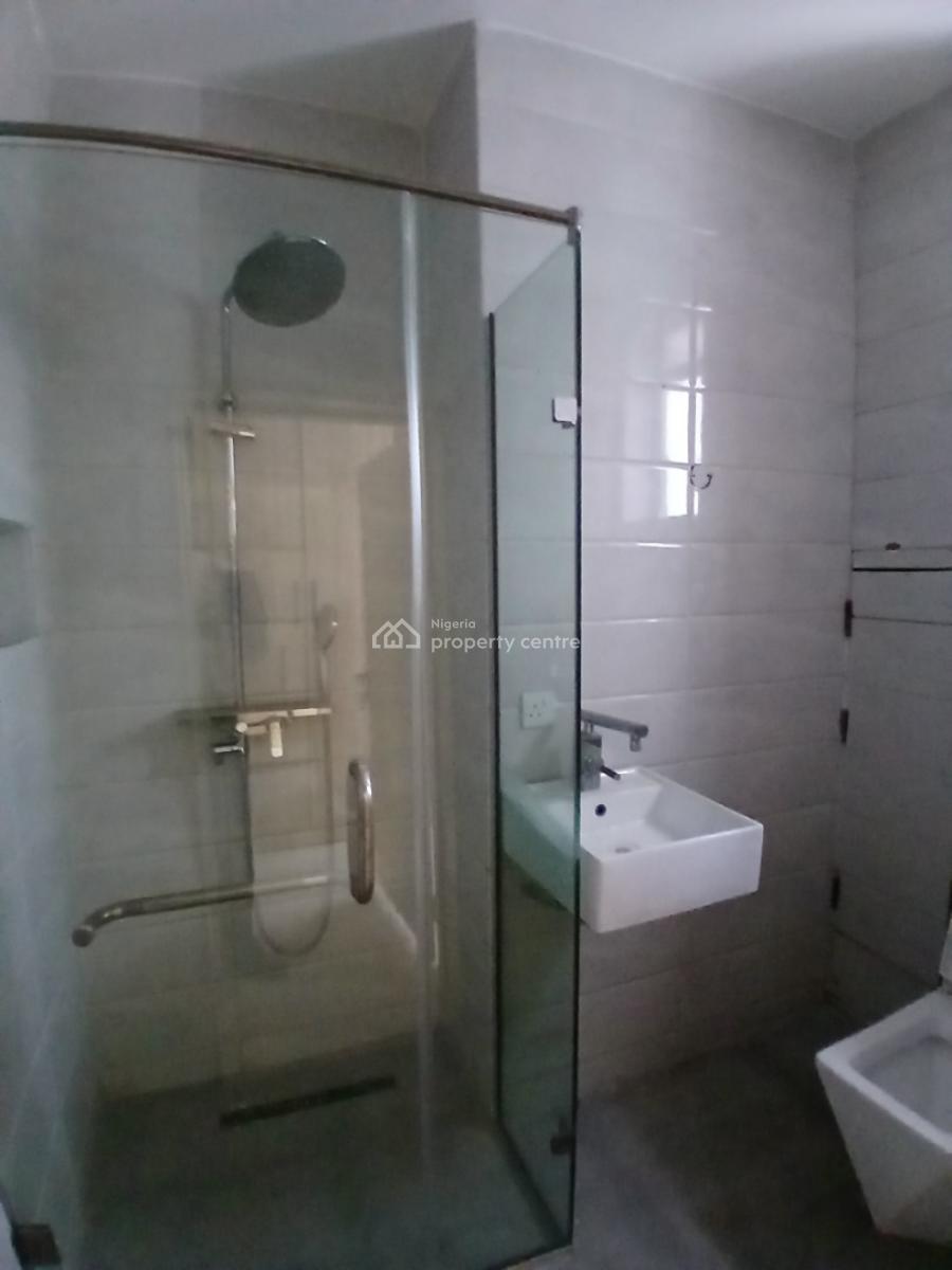 Serviced with 24/7 Power Supply 3 Bedroom En-suite Flat with an Enclos, Oniru, Victoria Island (vi), Lagos, Flat / Apartment for Rent