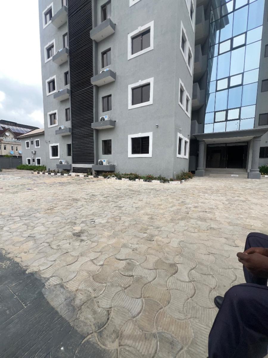 Luxury 3 Bedroom Flat with Bq, By Admiralty Way, Lekki Phase 1, Lekki, Lagos, Flat / Apartment for Rent
