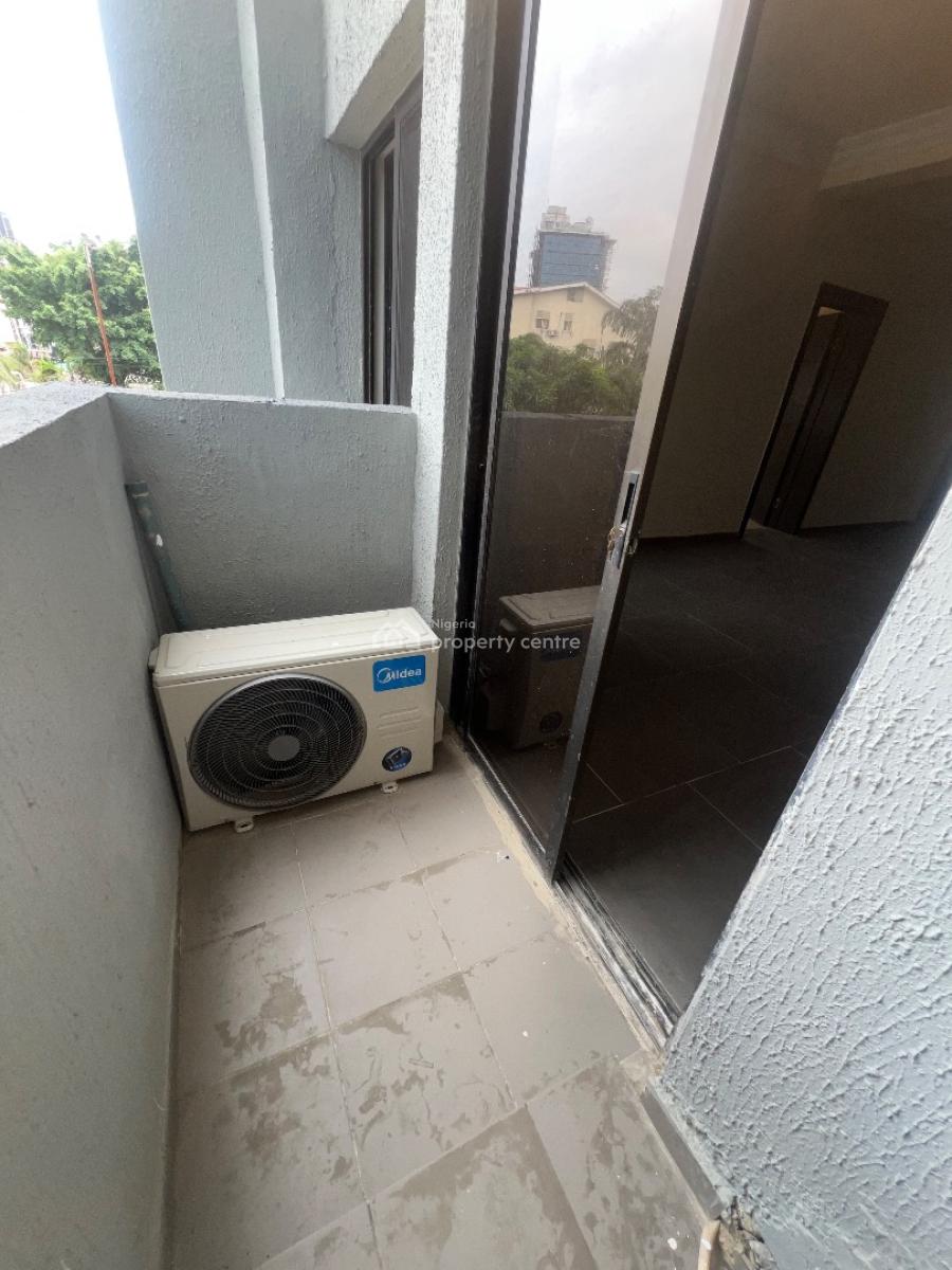 Luxury 3 Bedroom Flat with Bq, By Admiralty Way, Lekki Phase 1, Lekki, Lagos, Flat / Apartment for Rent